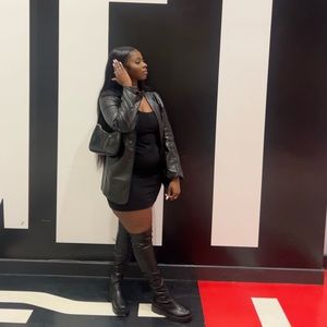 Meet your Posher, Adrianna